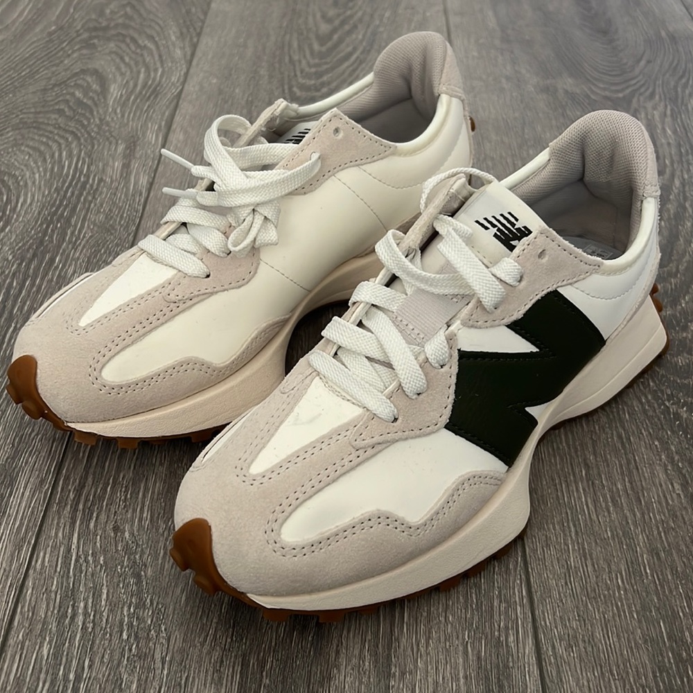 New Balance Women's 327 Shoes EU 38 US 7.5